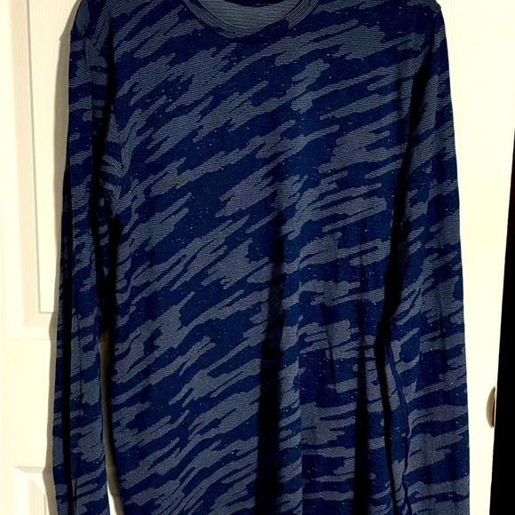 Lululemon Blue Camo Long Sleeve Shirt - Picture 2 of 2